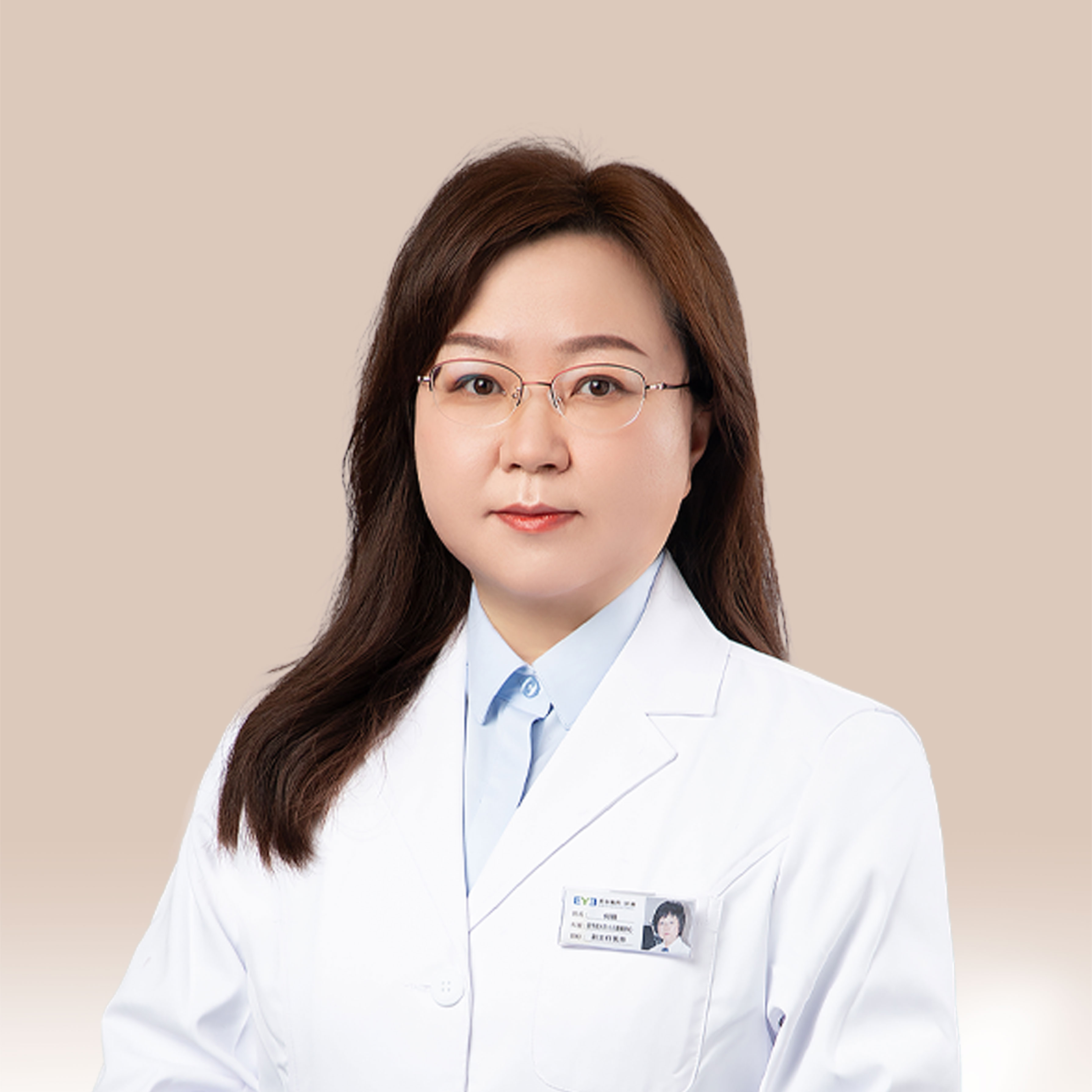 何丽